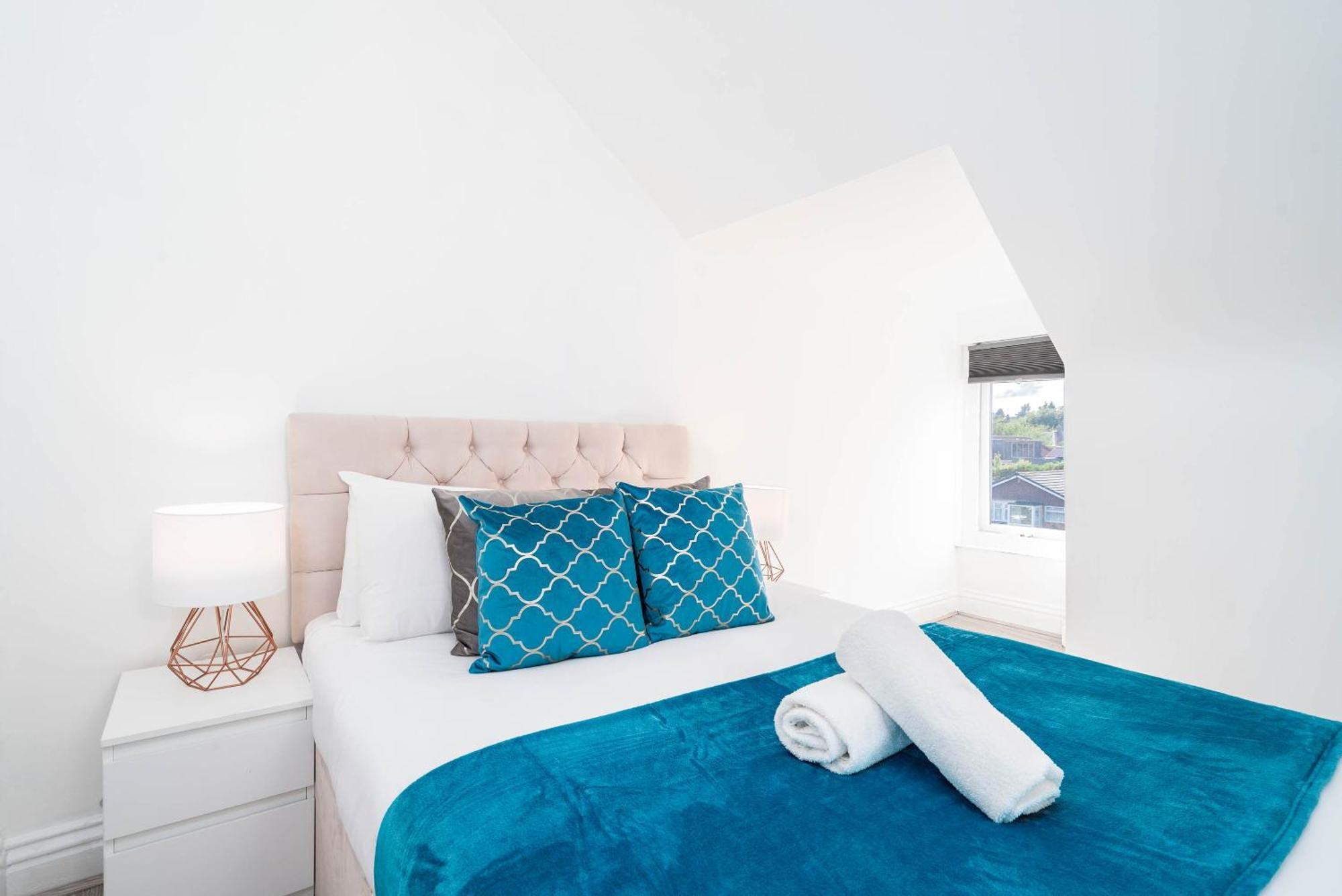 Five Bedroom Townhouse - Near City Centre - Edgbaston - On Street Parking - Wifi - Netflix - 974P Birmingham Zewnętrze zdjęcie