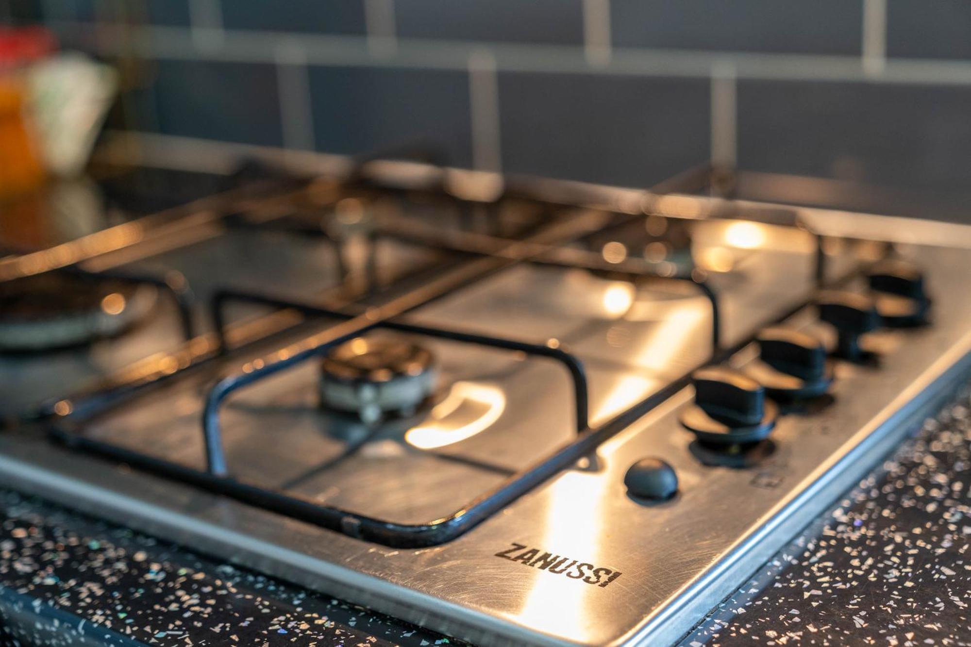 Five Bedroom Townhouse - Near City Centre - Edgbaston - On Street Parking - Wifi - Netflix - 974P Birmingham Zewnętrze zdjęcie