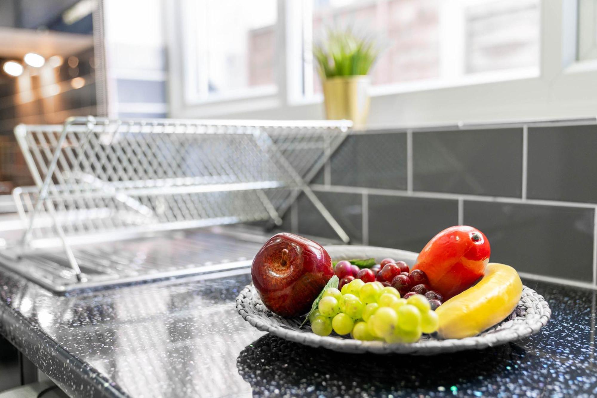 Five Bedroom Townhouse - Near City Centre - Edgbaston - On Street Parking - Wifi - Netflix - 974P Birmingham Zewnętrze zdjęcie