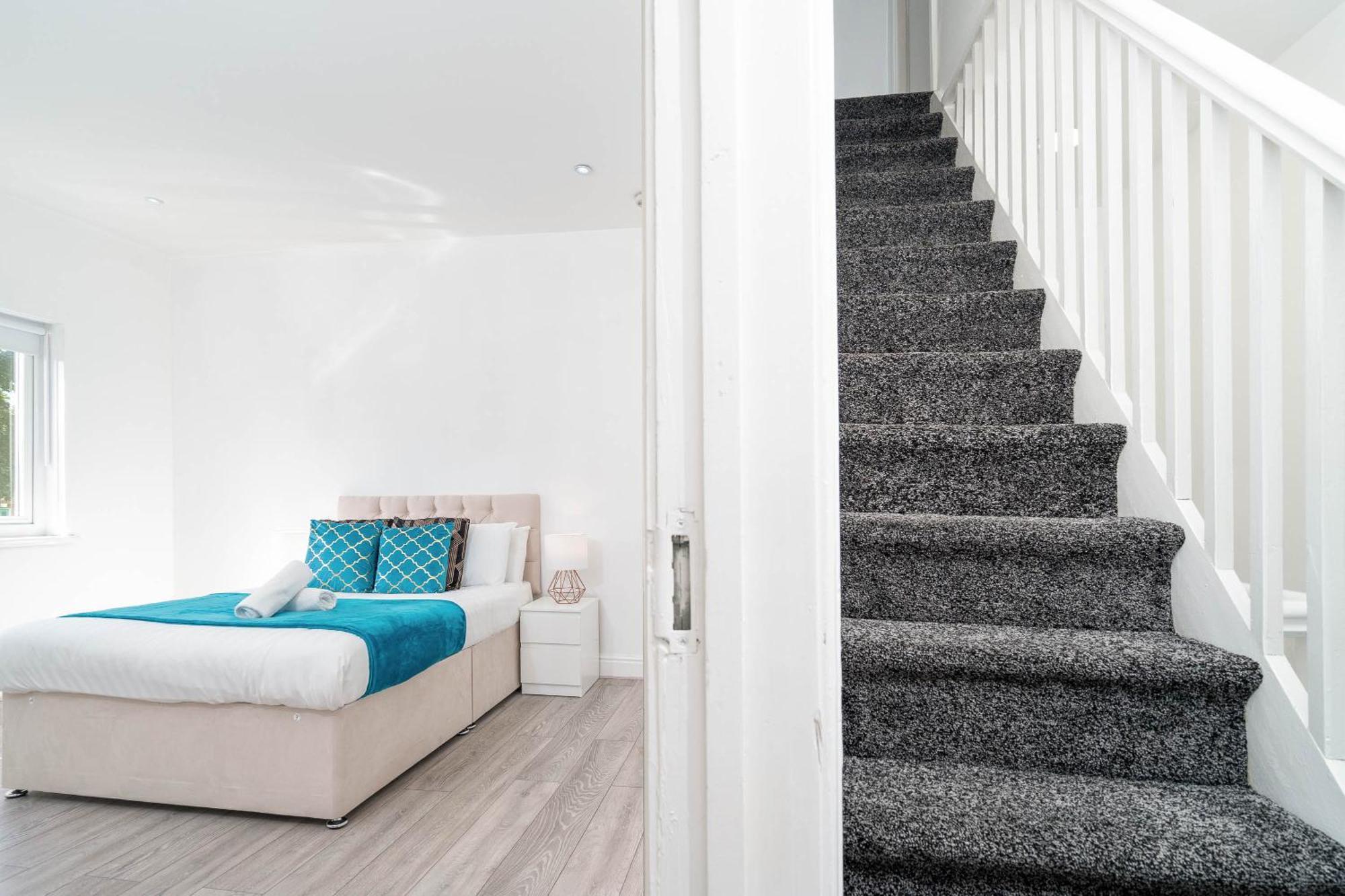 Five Bedroom Townhouse - Near City Centre - Edgbaston - On Street Parking - Wifi - Netflix - 974P Birmingham Zewnętrze zdjęcie