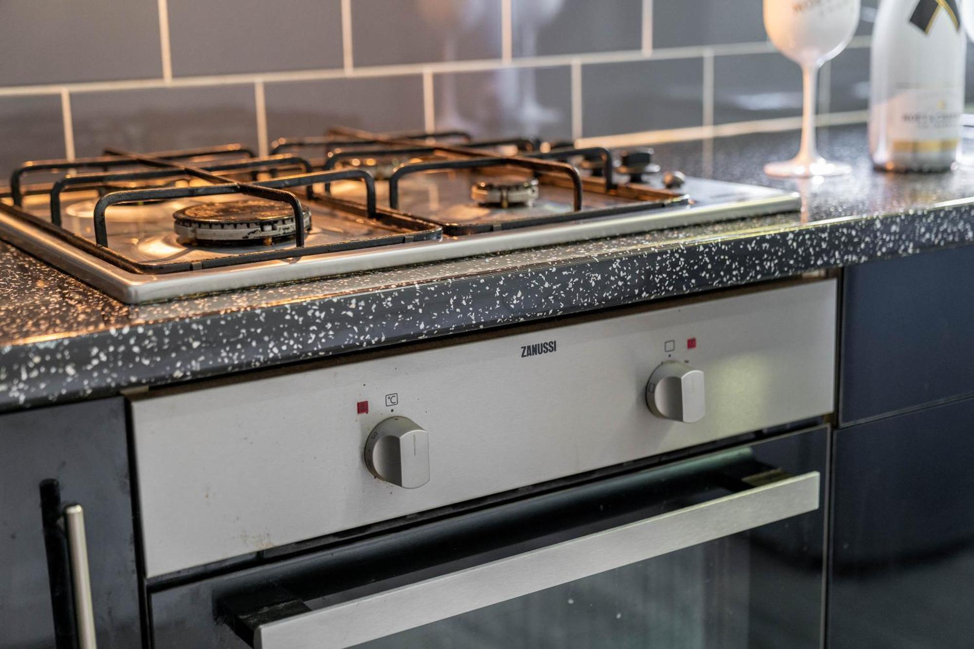 Five Bedroom Townhouse - Near City Centre - Edgbaston - On Street Parking - Wifi - Netflix - 974P Birmingham Zewnętrze zdjęcie