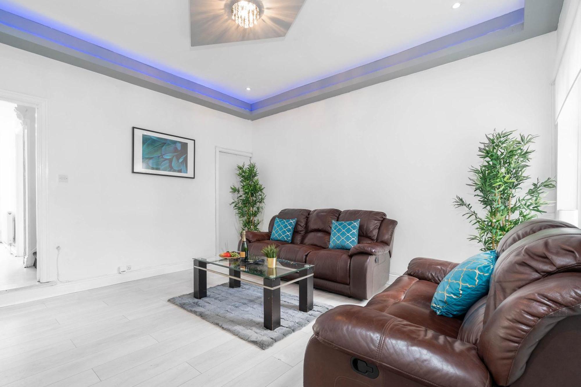 Five Bedroom Townhouse - Near City Centre - Edgbaston - On Street Parking - Wifi - Netflix - 974P Birmingham Zewnętrze zdjęcie